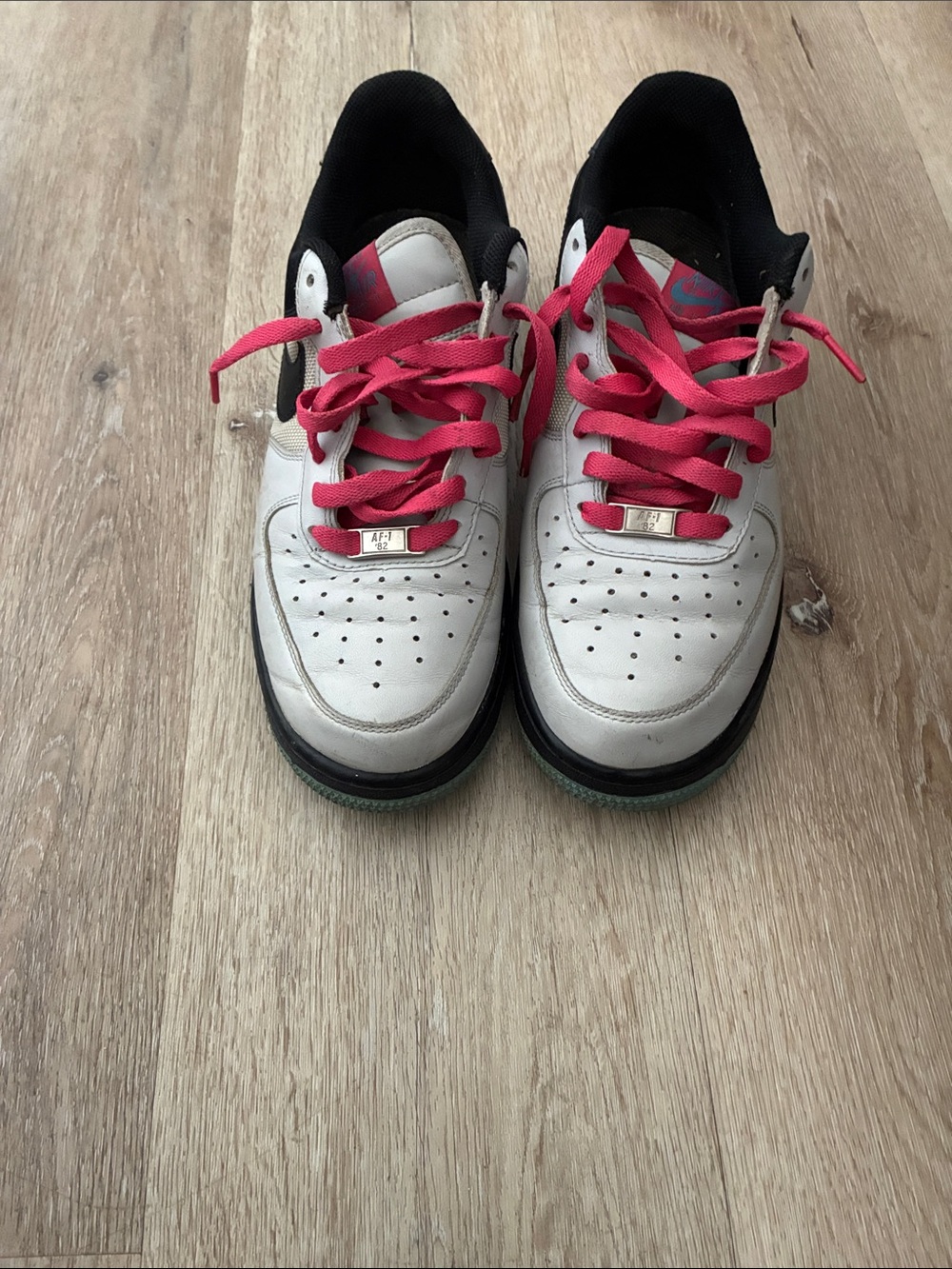 Nike Air Force 1 White Sneakers with Pink Laces and Black Collar